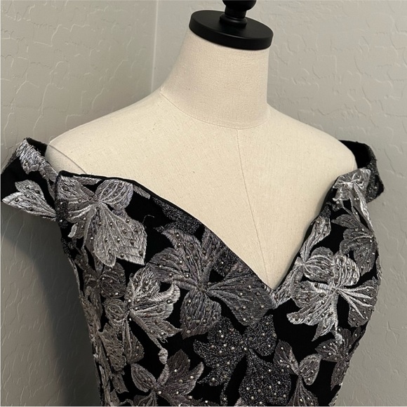 NEW JOVANI BLACK SILVER GUNMETAL BEADED OFF SHOULDER COCKTAIL DRESS - Picture 4 of 13